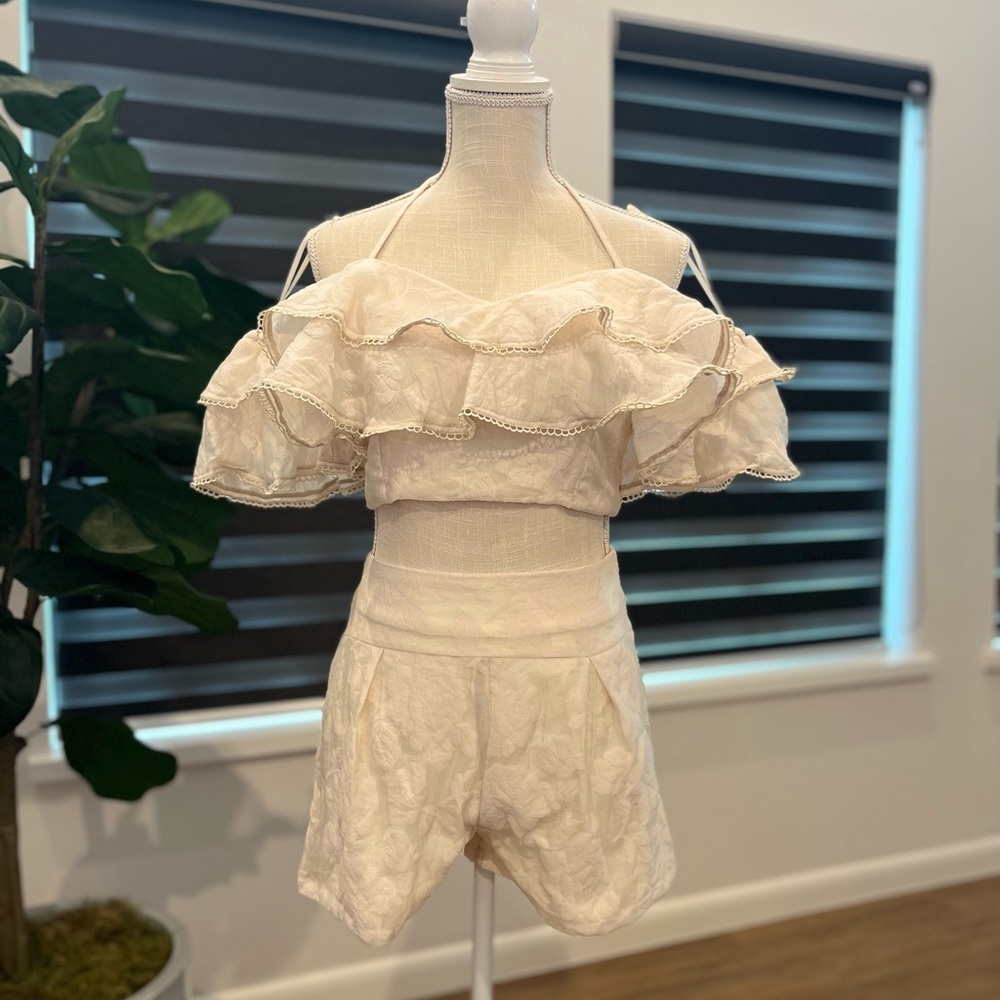 New two piece set.